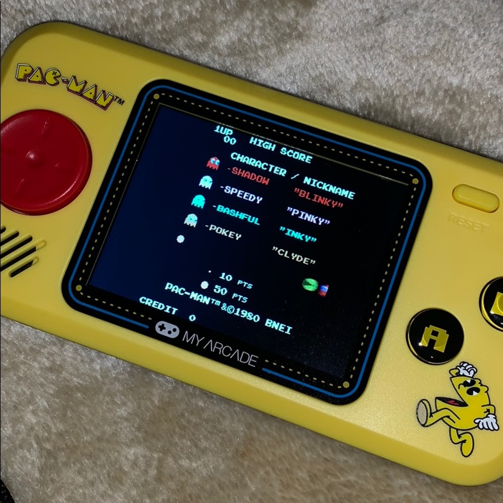 PAC-MAN Portable Gaming System - Picture 5 of 7